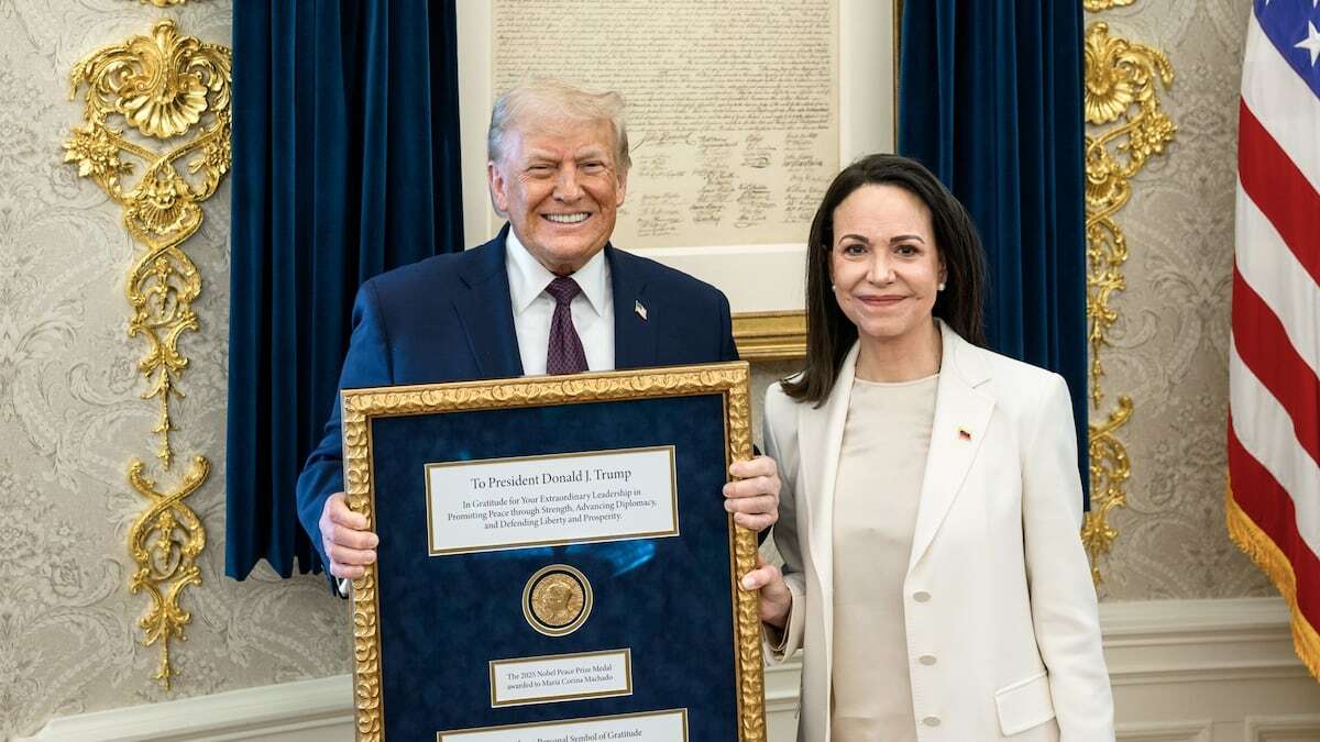 El día en que María Corina entregó el Nobel y Trump confirmó que su apuesta es Delcy