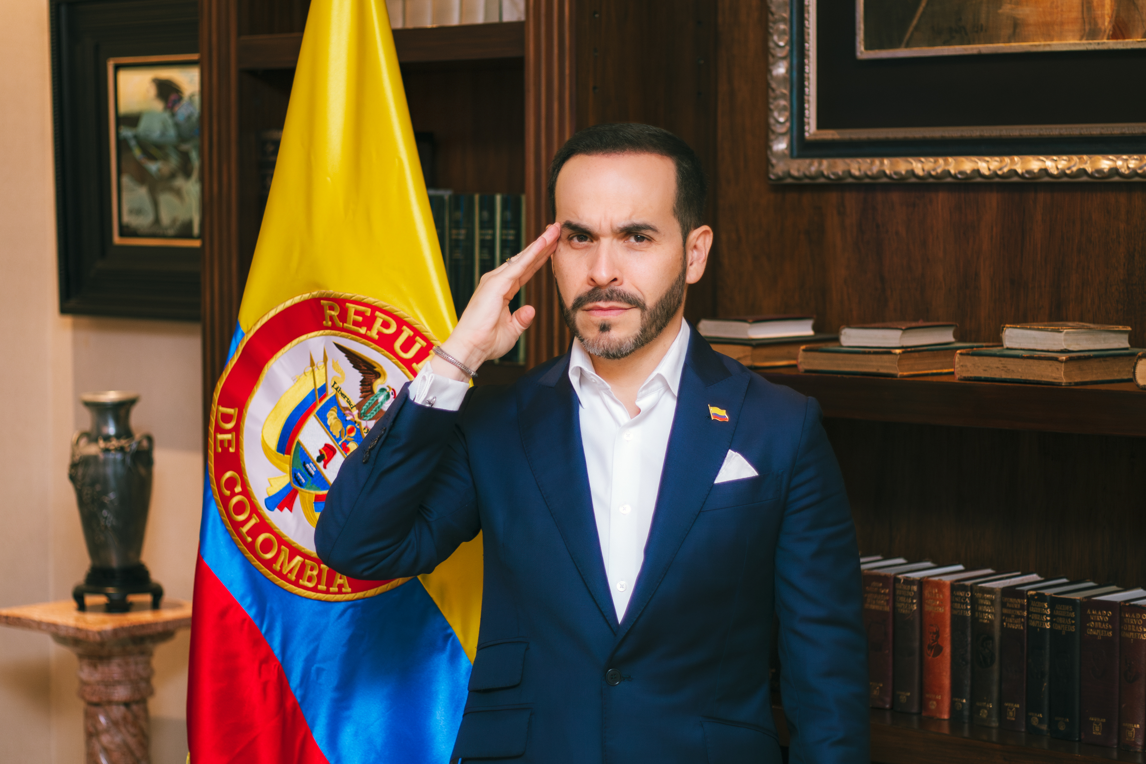 Abelardo De la Espriella irrumpe en la campaña con 4,8 millones de firmas: la "verdadera encuesta" que reordena el mapa presidencial