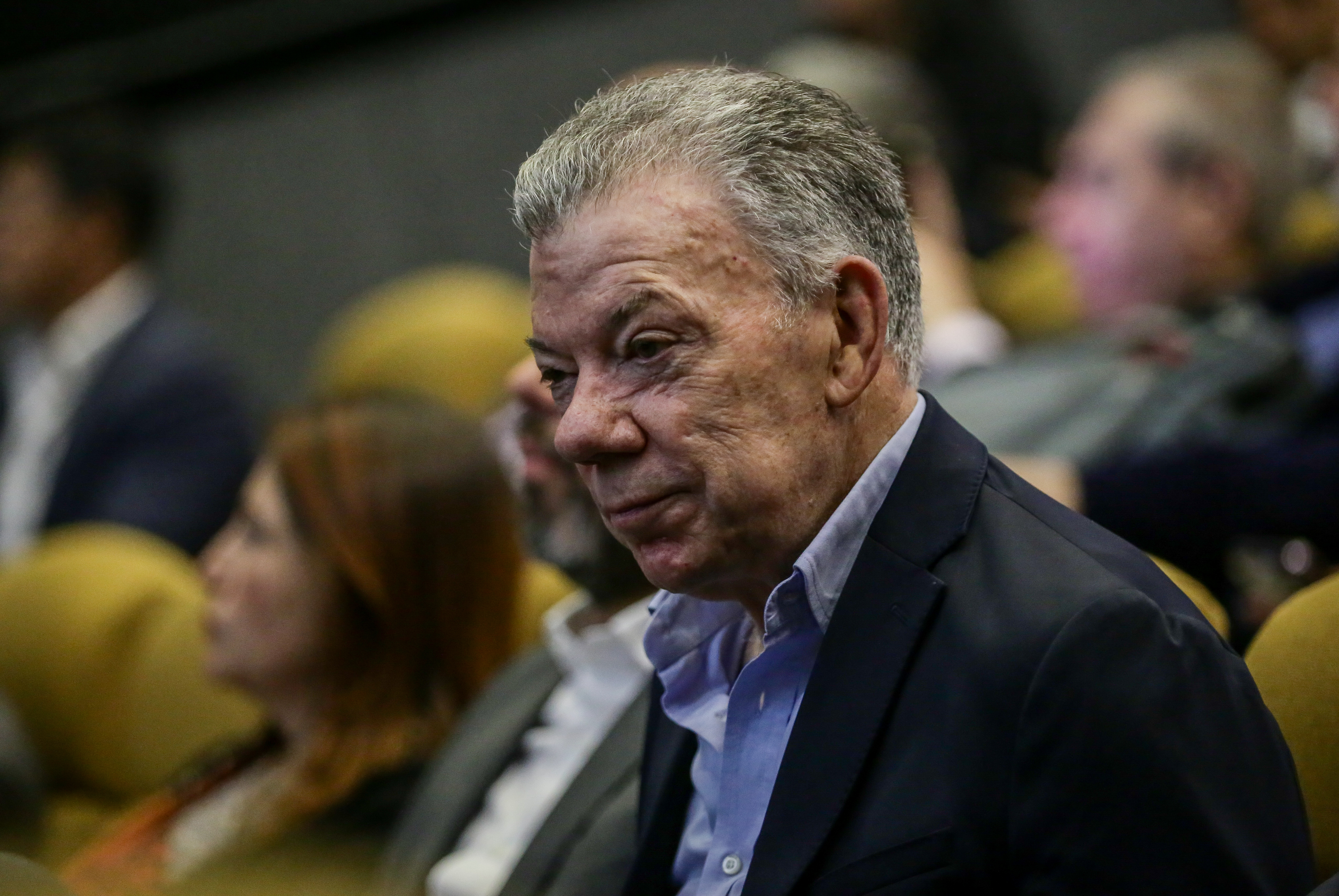 Santos reaparece como ‘valedor’ silencioso en la disputa presidencial 2026